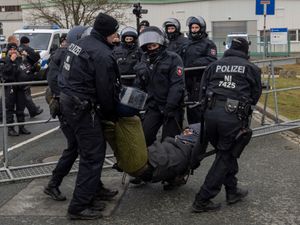 Supporting image for story: Far-right party’s conference draws protests as Germany heads into election