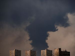 Supporting image for story: Russia pounds areas near Kyiv and Chernihiv, despite vow to scale back