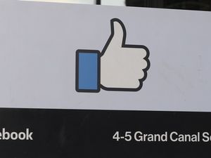 Supporting image for story: Facebook likes do nothing to make you feel better about yourself, new study suggests