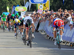 Supporting image for story: Women's tour cycling coming to Powys