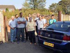 Supporting image for story: Phone mast plan fury residents in blockade