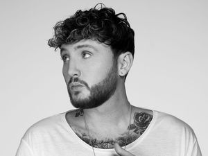 Supporting image for story: James Arthur to play Birmingham
