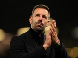 Supporting image for story: Ruud van Nistelrooy believes Leicester are improving after ending losing run