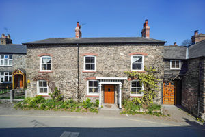 Plas yn Llan, Llanrhaeadr ym Mochnant.