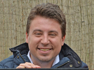 Supporting image for story: West Bromwich MP attacks 'Sandwell Labour' over ongoing bin strikes