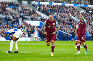 Aston Villa's Danny Ings (centre) celebrates scoring their side's second goal of the game as Brighton and Hove Albion's Levi Colwill (left) reacts during the Premier League match at the American Express Community Stadium, Brighton. Picture date: Sunday November 13, 2022. PA Photo. See PA story SOCCER Brighton. Photo credit should read: John Walton/PA Wire...RESTRICTIONS: EDITORIAL USE ONLY No use with unauthorised audio, video, data, fixture lists, club/league logos or "live" services. Online in-match use limited to 120 images, no video emulation. No use in betting, games or single club/league/player publications..