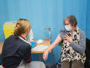 Supporting image for story: Walk-in vaccine clinics at Oswestry's orthopaedic hospital suspended 