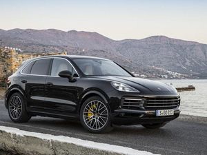 Supporting image for story: First Drive: Porsche Cayenne S combines SUV practicality with sports car performance