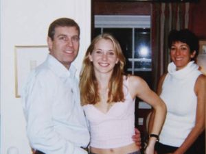 Supporting image for story: Ghislaine Maxwell grilled by US Justice Department on Andrew’s links to Epstein