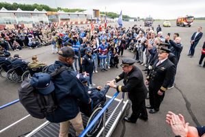 Veterans greeting dignataries including the Aviramp team. 
