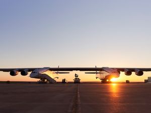 Supporting image for story: Watch the world’s largest plane complete a taxi test