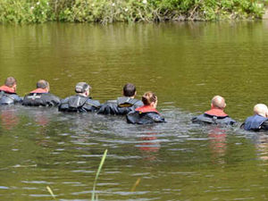Supporting image for story: Murder detectives search pool after tip-off
