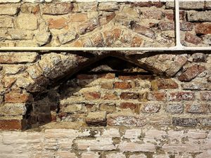 Supporting image for story: Theatre finds doorway that may once have led to Shakespeare’s dressing room