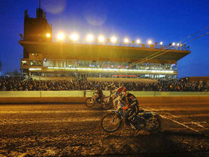 Supporting image for story: Wolves speedway finish with a flourish on opening night - WATCH