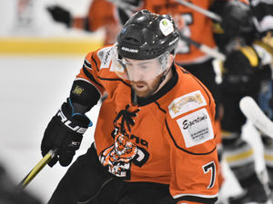 Supporting image for story: Scott McKenzie sticking with Telford Tigers this season