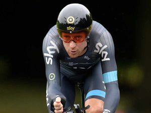 Supporting image for story: Wiggins defies the pain to lead Tour