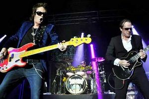 Supporting image for story: Black Country Communion end tour in triumph