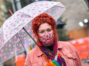 Supporting image for story: Face masks make people look more attractive, study says