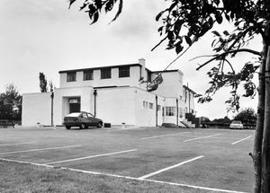 Here stands the Nautical William at Fenn Green near Alveley - possibly nicknamed the Nauty Will. The picture is dated September 1987.
