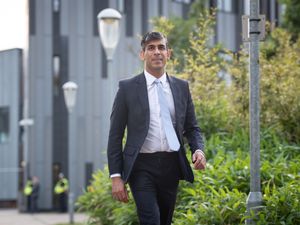 Supporting image for story: Sunak vows to boot out Tories if they are found to have broken betting rules