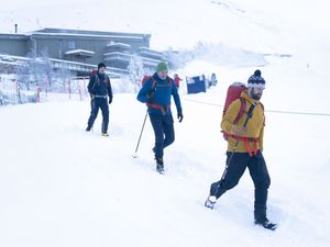 Supporting image for story: Snow and ice hit parts of UK as cold conditions set to continue for days
