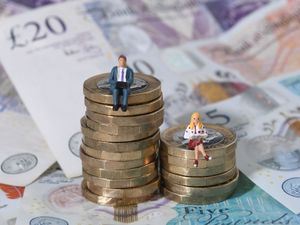 Supporting image for story: UK gender pay gap reduces to 7% for 2024, ONS data shows