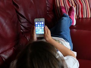 Supporting image for story: Gadgets and social media are having a bad effect on the health of youngsters