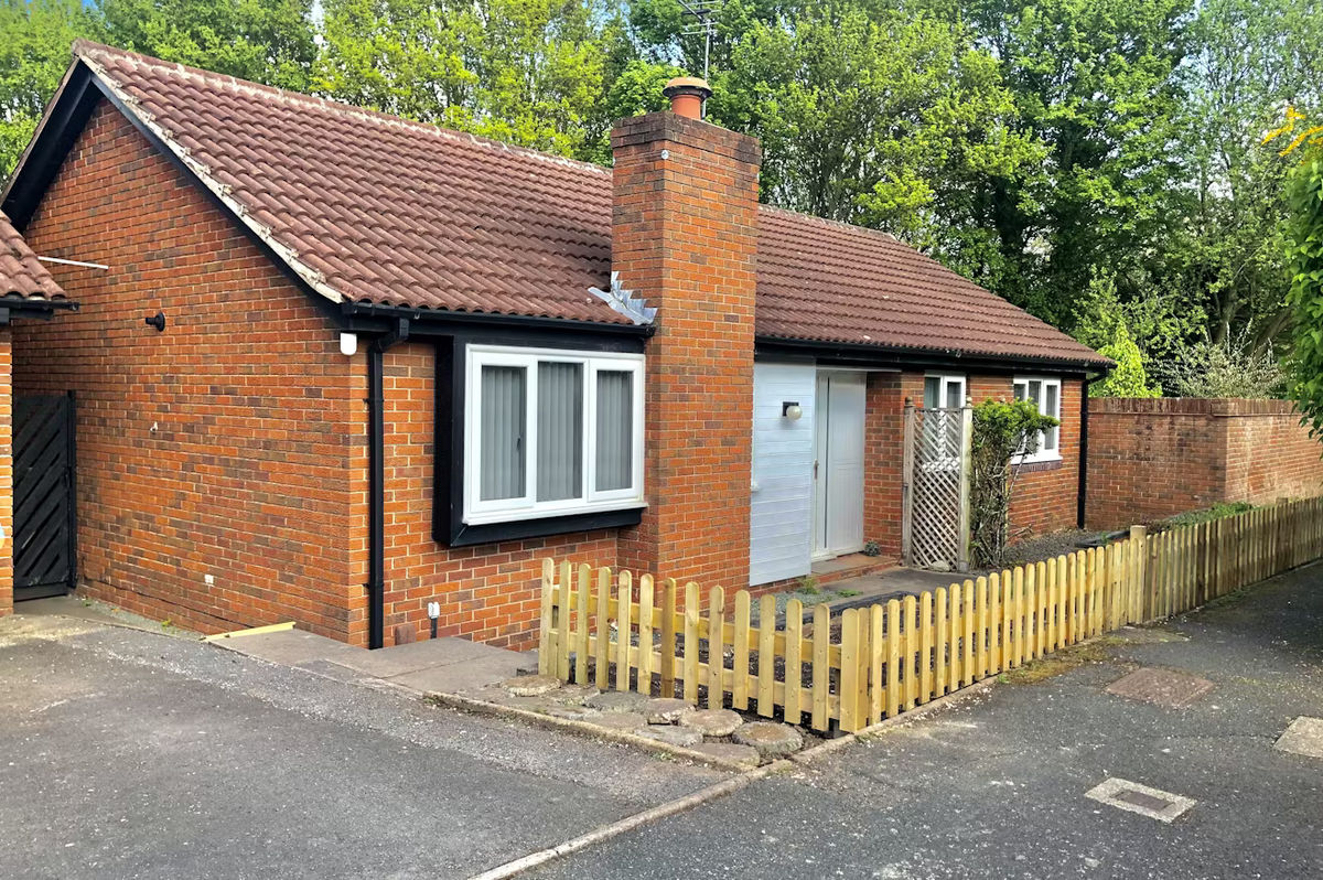 Spacious Three bedroom detached bungalow in Telford for &pound;325,000