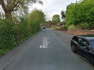 Supporting image for story: Appeal after masked men with weapons take designer clothes from home and flee in BMW