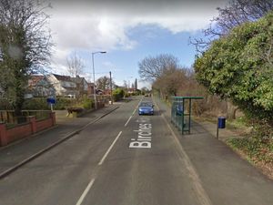 Supporting image for story: Boy, 13, robbed at knifepoint near bus stop  