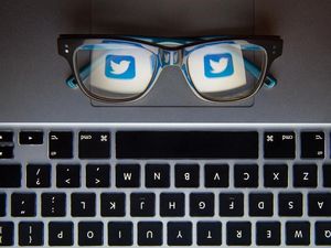 Supporting image for story: Twitter cracks down on financial scams