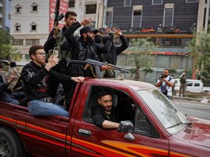 Supporting image for story: Israeli jets strike near Syrian presidential palace after attacks warning