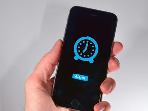 Supporting image for story: Apple working to fix iPhone alarm issue