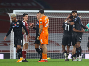 Supporting image for story: Emiliano Martinez wowed by Aston Villa forward stars