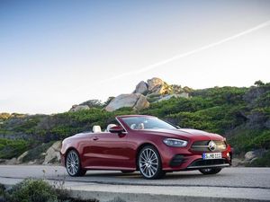 Supporting image for story: Mercedes-Benz updates E-Class Coupe and Cabriolet