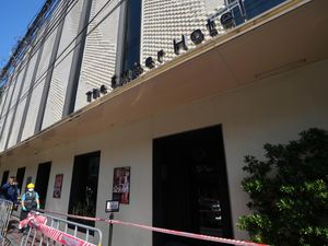 Supporting image for story: Hotel fire in Bangkok tourist area kills three foreigners