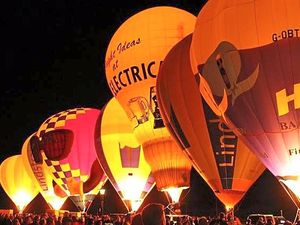 Supporting image for story: What goes up...It’s a wrap for Oswestry balloon fest - with video
