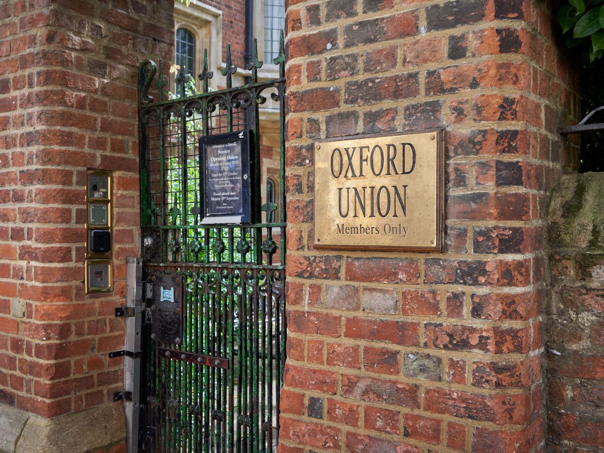 Result expected in confidence vote on Oxford Union president-elect
