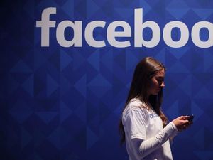 Supporting image for story: Facebook Messenger’s AI assistant M arrives in the UK