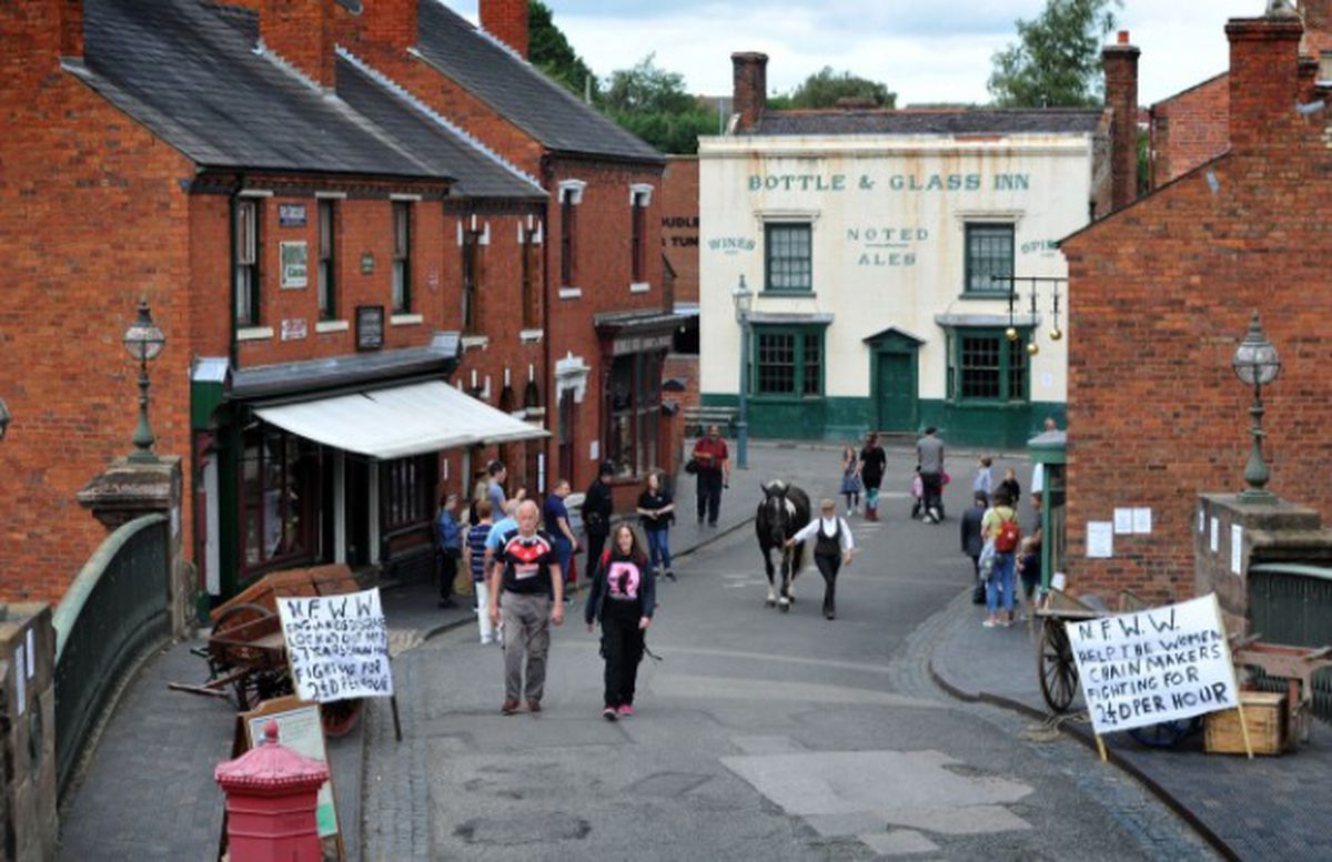 From football stadiums to motorbike museums - Nine of the best Black Country tourst attractions to take your dad on Fathers Day 2025
