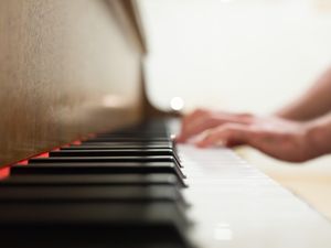 Supporting image for story: Virtual masterclass from world-famous pianist to be held in Shrewsbury