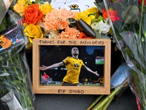 Supporting image for story: Wolves to match donations for Molineux tribute to Diogo Jota