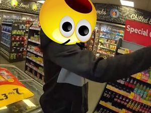 Supporting image for story: Police arrest a shop theft suspect in a Black Country town in one minute