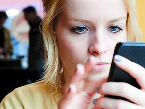 Supporting image for story: Shropshire colleges ban 'poison pen' app Yik Yak