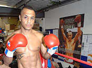 Determined West Bromwich boxer Young Mutley will continue with a renewed push in 2010 after deciding not to retire in the wake of failing to win the Prizefighter tournament.