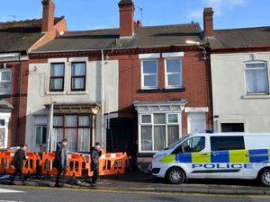 Supporting image for story: Mother-of-eight 'strangled to death by partner' during row over noise