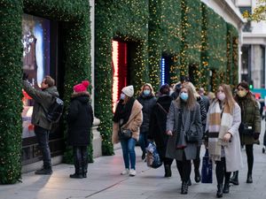 Supporting image for story: Omicron cases in UK soon expected to exceed those in red list nations – expert