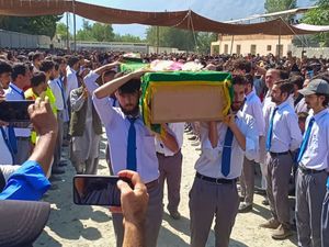 Supporting image for story: Seven volunteers repairing drainage channel killed by mudslide