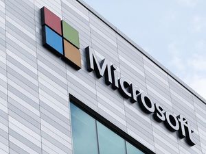 Supporting image for story: Microsoft to stop updating Windows 10 Mobile at the end of the year