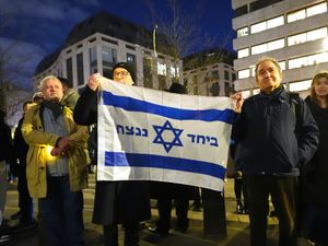Supporting image for story: Parents of man who tackled Bondi Beach terrorist hail ‘hero of Australia’